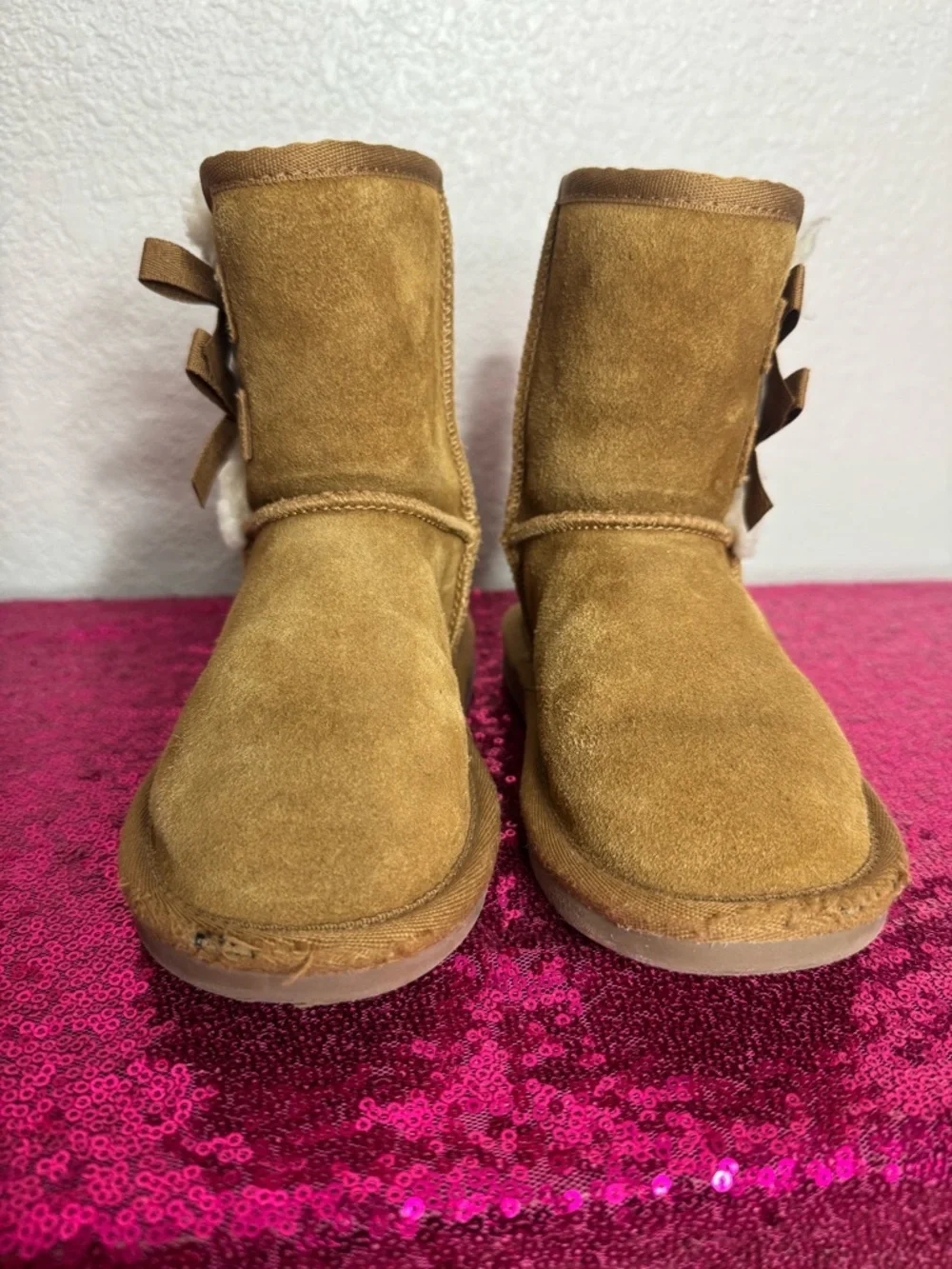 UGG Koolaburra ❄️ Toddler Sized Tan Suede Boot with Shearling & Bows (Size 10)
